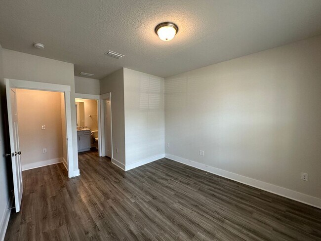 Building Photo - 4 Bedroom 3 Bath Craftsman Style Home off Beulah Rd!