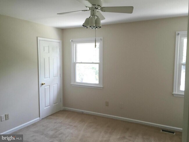 Building Photo - 32 Tarleton Way