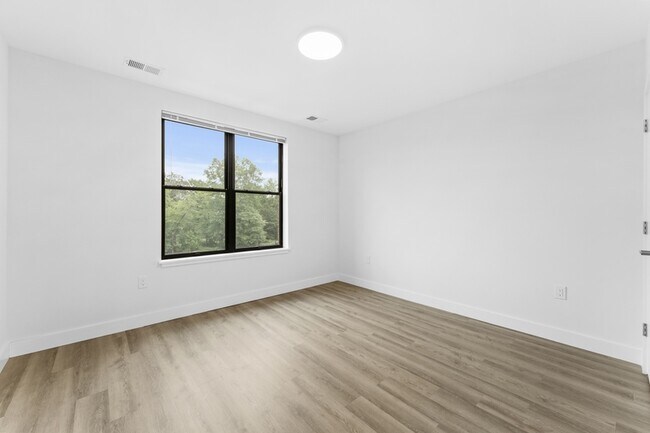 Building Photo - 416 Highland Ave
