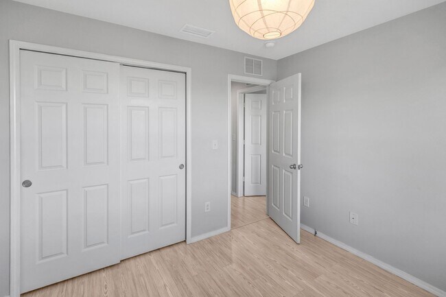 Building Photo - Partially furnished 3-bedroom, 2.5-bath home