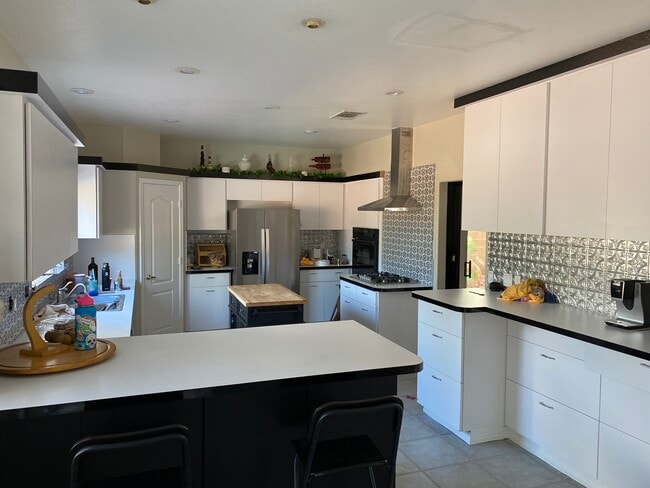 Building Photo - 2116 Rhonda Terrace