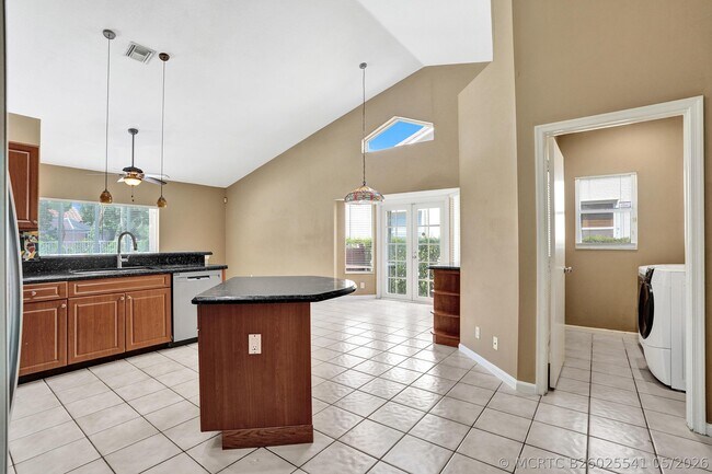 Building Photo - 10304 NW 50th Ct