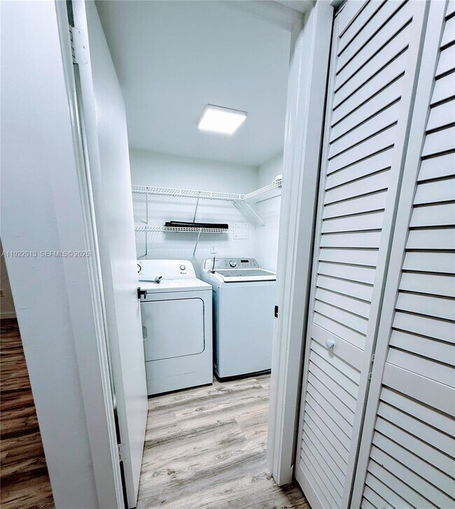 Building Photo - 8830 SW 123rd Ct