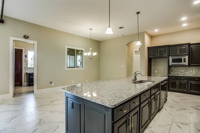 Building Photo - 28344 Rose Ln