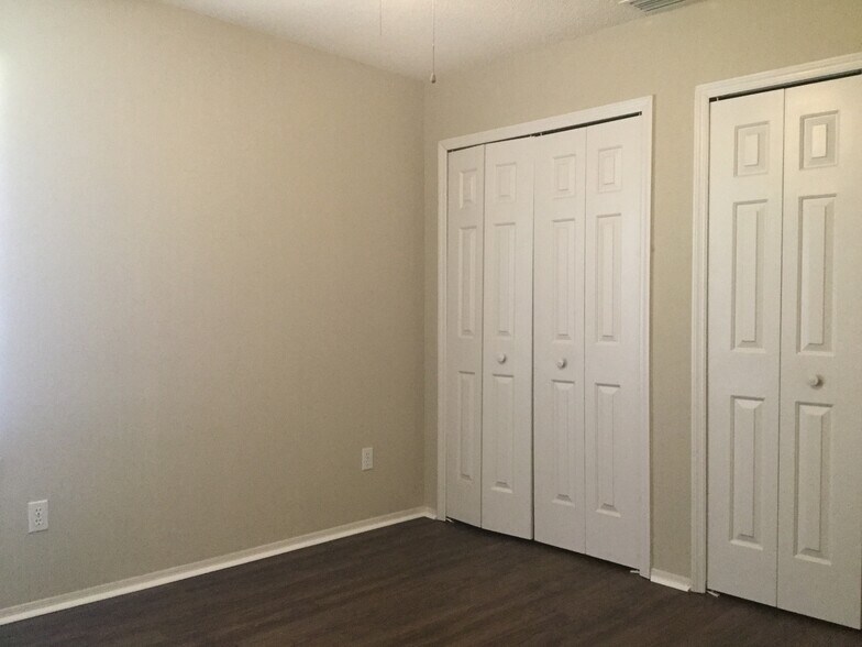 Building Photo - 541 Coventry Ct