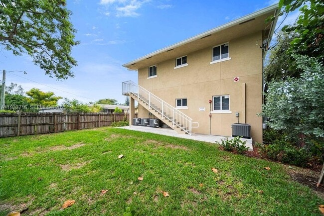 Building Photo - 2311 Scott St