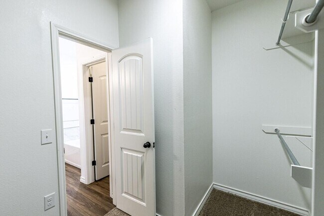 Building Photo - 1707 100th St