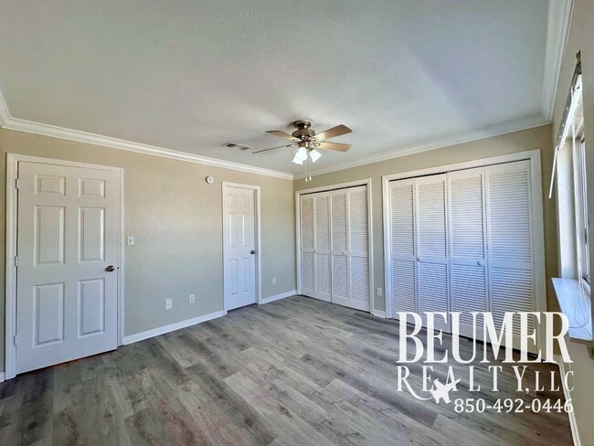 Building Photo - Charming 2 bedroom, 2.5 bath townhome for rent in SW Pensacola!