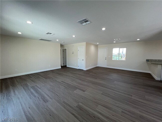 Building Photo - 3608 W Bonanza Rd