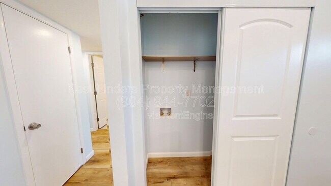 Building Photo - 450 Aquatic Dr