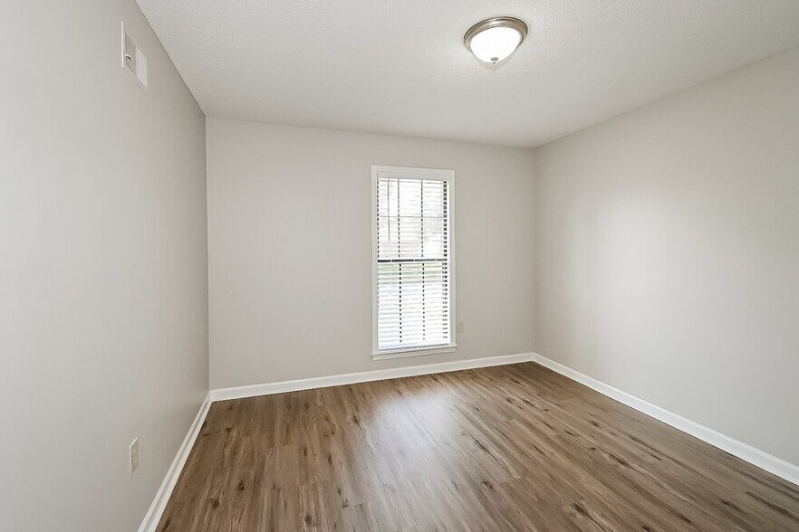 Building Photo - 4860 Water Fowl Ln