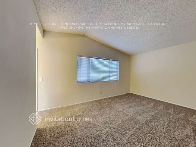 Building Photo - 15111 Wavecrest Dr