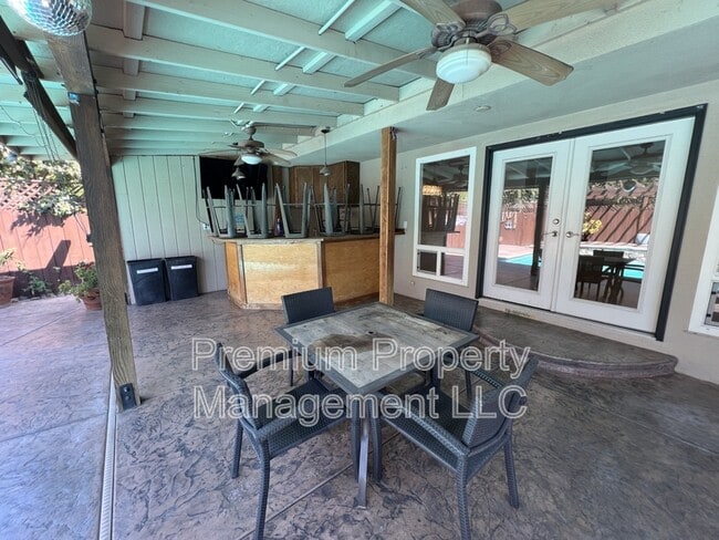Building Photo - 2539 Drake St