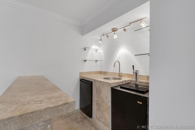 Building Photo - 1840 San Juan Dr