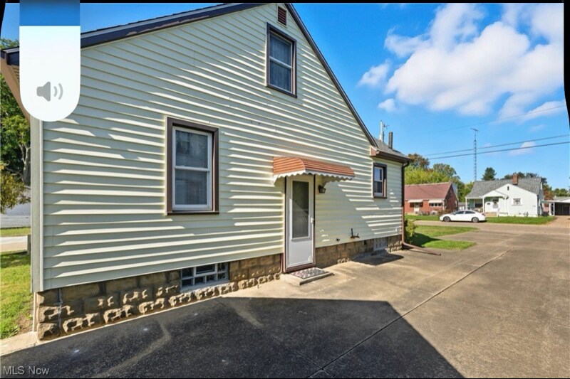 Building Photo - 132 33rd St SE