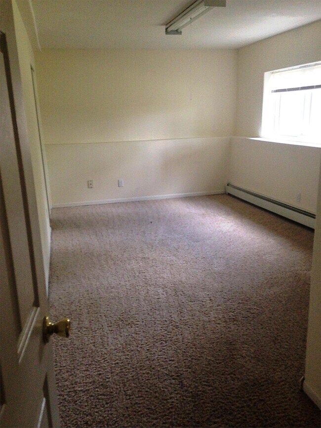 Building Photo - 3683 Iris Ave