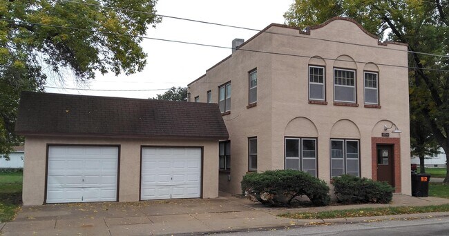 Building Photo - 659 W 16th St
