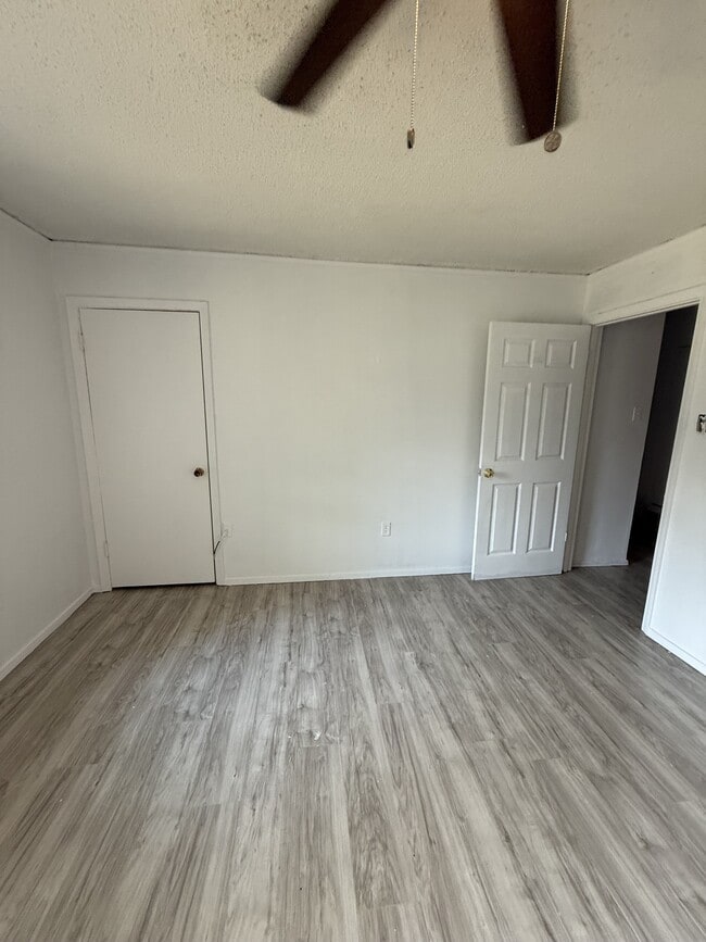 Building Photo - 4860 Chesterwood Ct