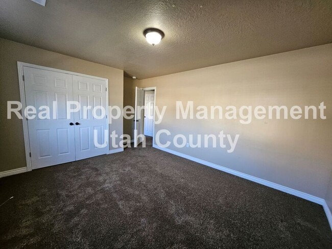 Building Photo - Short Term Lease With Option To Renew