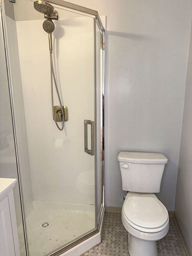 Building Photo - Pet-Friendly 3/2 Home Has A Spacious Layout & Recent Renovations Throughout!