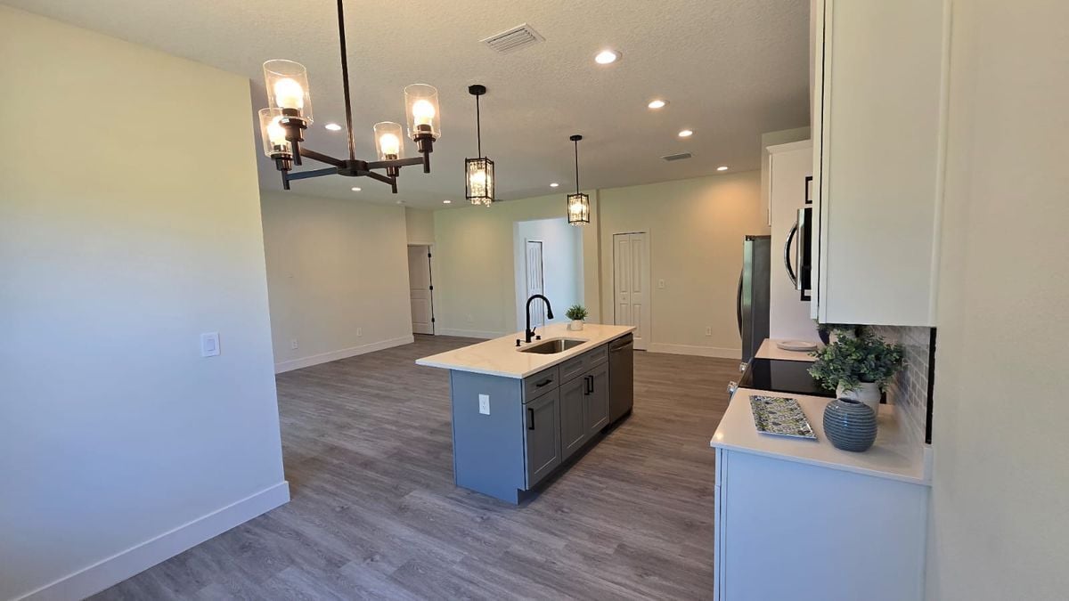 Building Photo - 2862 Pomello Ave SW