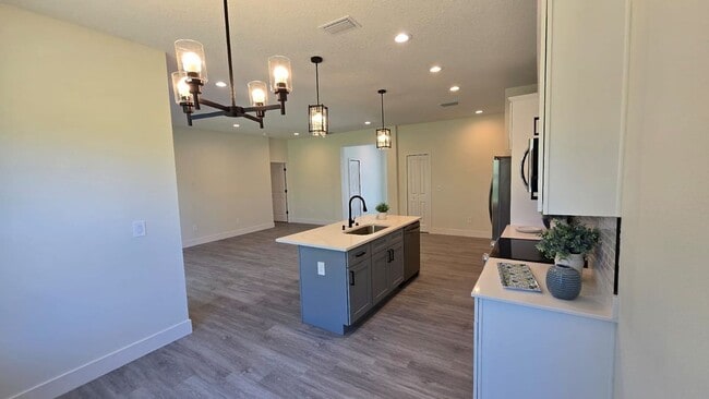 Building Photo - 2862 Pomello Ave SW