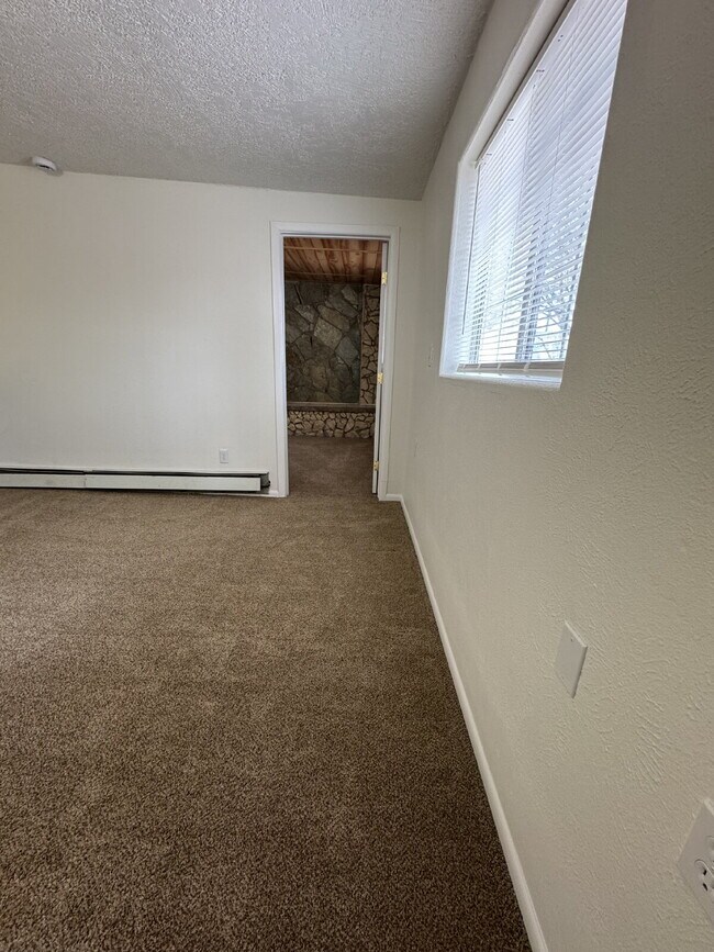 Building Photo - Location, Location, Location! Convenient t...