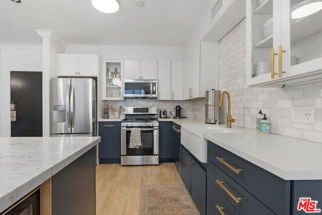 Building Photo - 20 Catamaran St