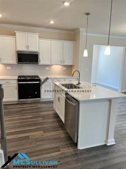 Building Photo - 315 Villanova Dr