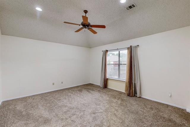 Building Photo - 719 Woodlake Dr