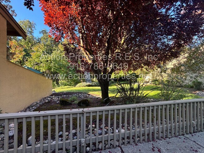 Building Photo - 5110 Village Oaks Dr