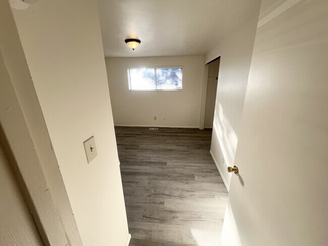 Building Photo - 325 W 100 S