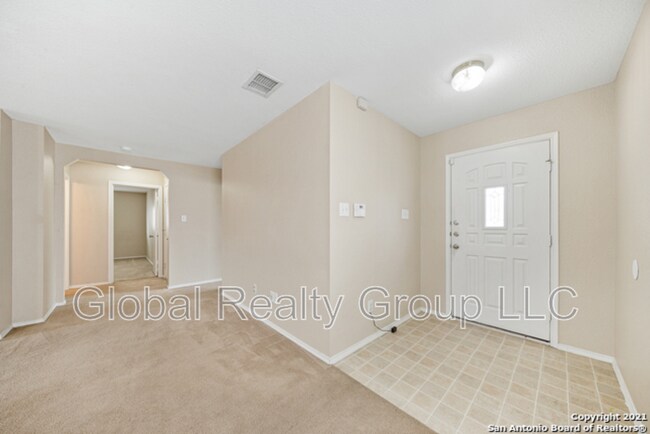 Building Photo - 129 Creek Run