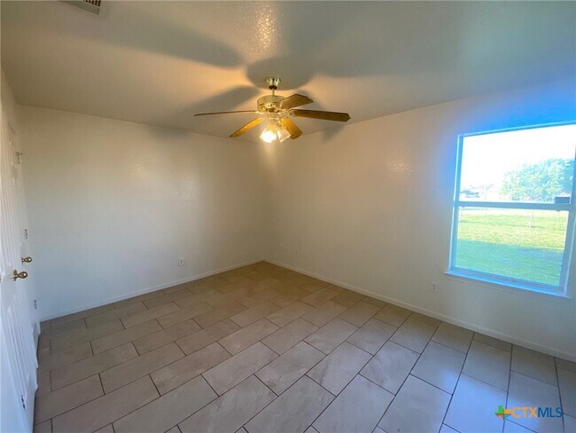 Building Photo - 103 Castellon Ct