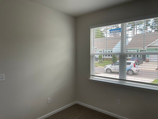 Building Photo - 3600 Whaley Wy