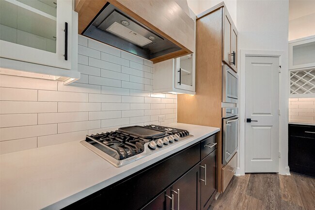 Building Photo - 24351 Dyer Hl Wy