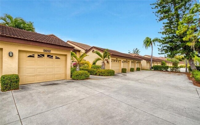 Building Photo - 5652 Ashton Lake Dr