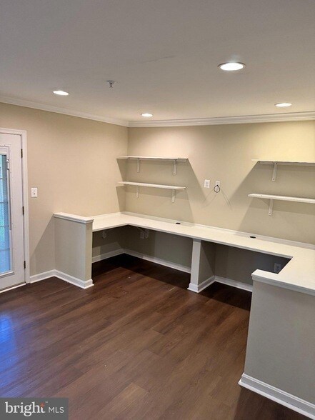 Building Photo - 8825 Goose Landing Cir