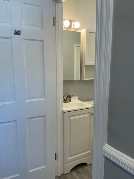 Building Photo - 518 High St