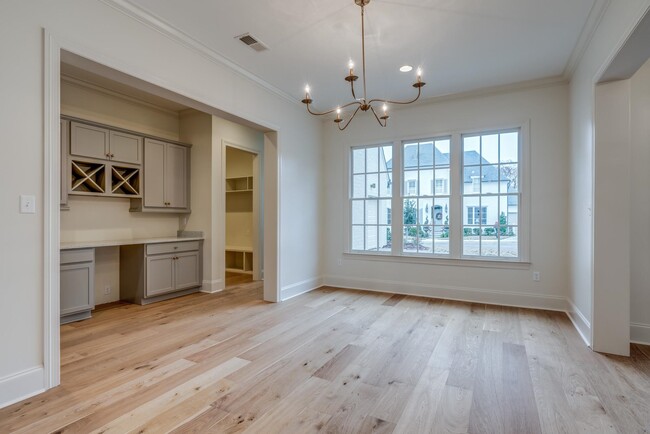 Building Photo - 455 Oma Cove