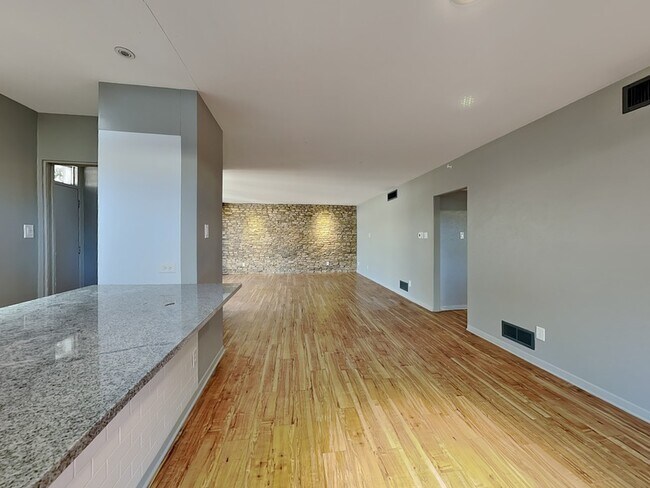 Building Photo - 4500 Westridge Ave