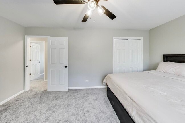 Building Photo - 281 Dupage Dr