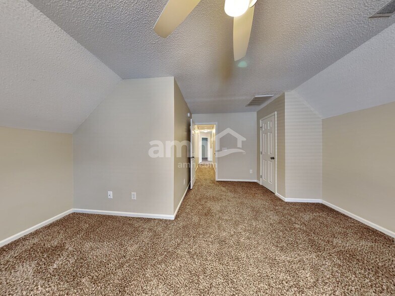 Building Photo - 228 Eagle Ridge Rd