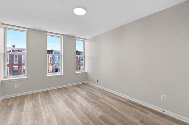 Building Photo - 418 N Collington Ave