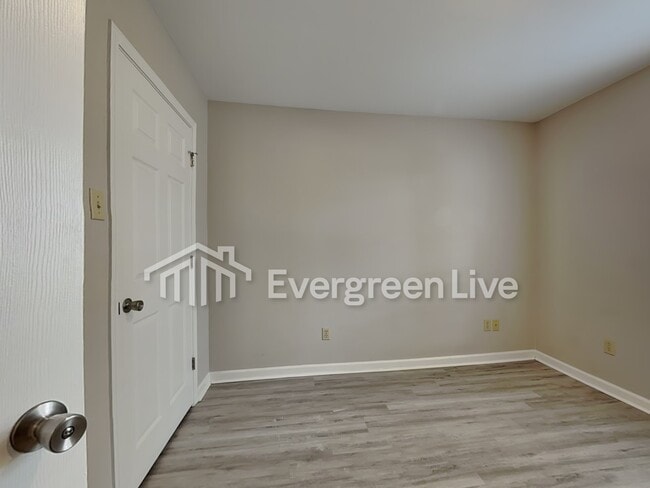 Building Photo - 21 Nevada Ln