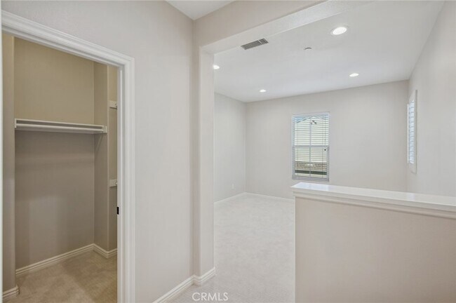 Building Photo - 22 Ridge Valley