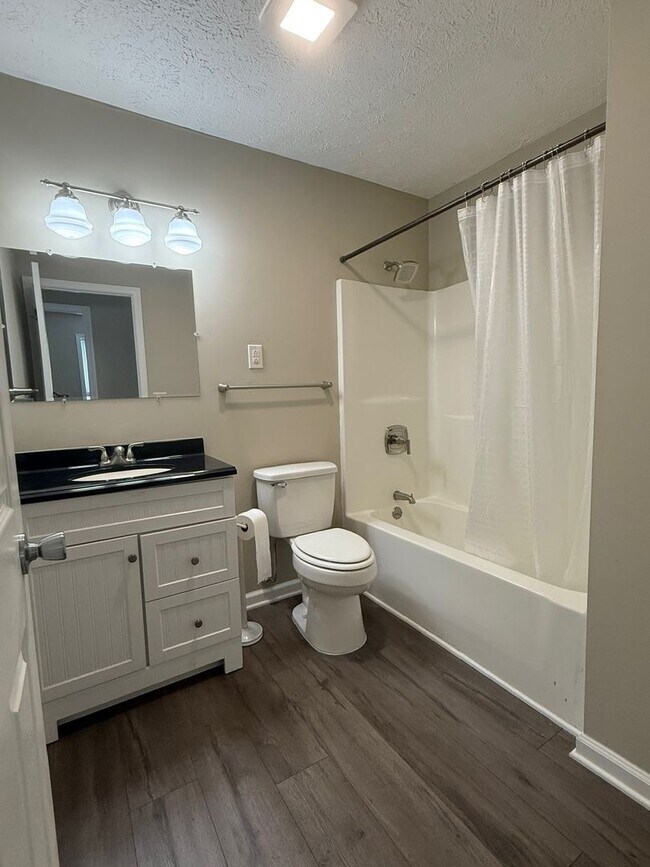 Building Photo - Newly rehab, three bedroom, one bath and Christian Park with a fence yard.