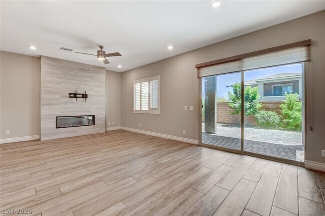 Building Photo - 4124 Elegant Chateau St