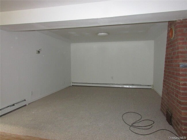 Building Photo - 225 Colden Hill Rd