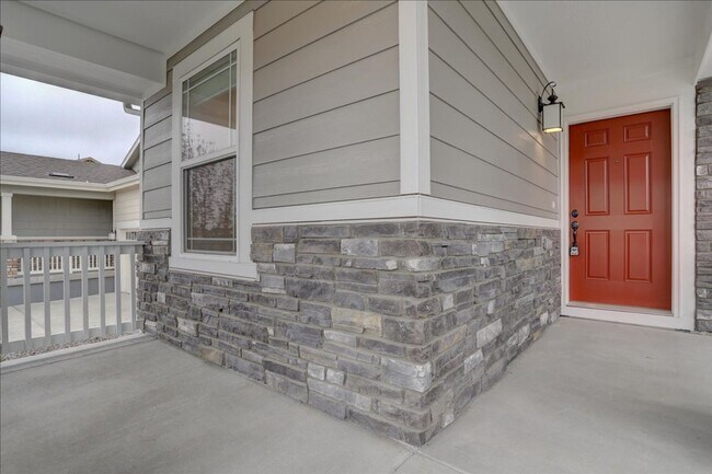 Building Photo - Available for move-in on 05/15/26- 3bed/2.5bath in Aurora!